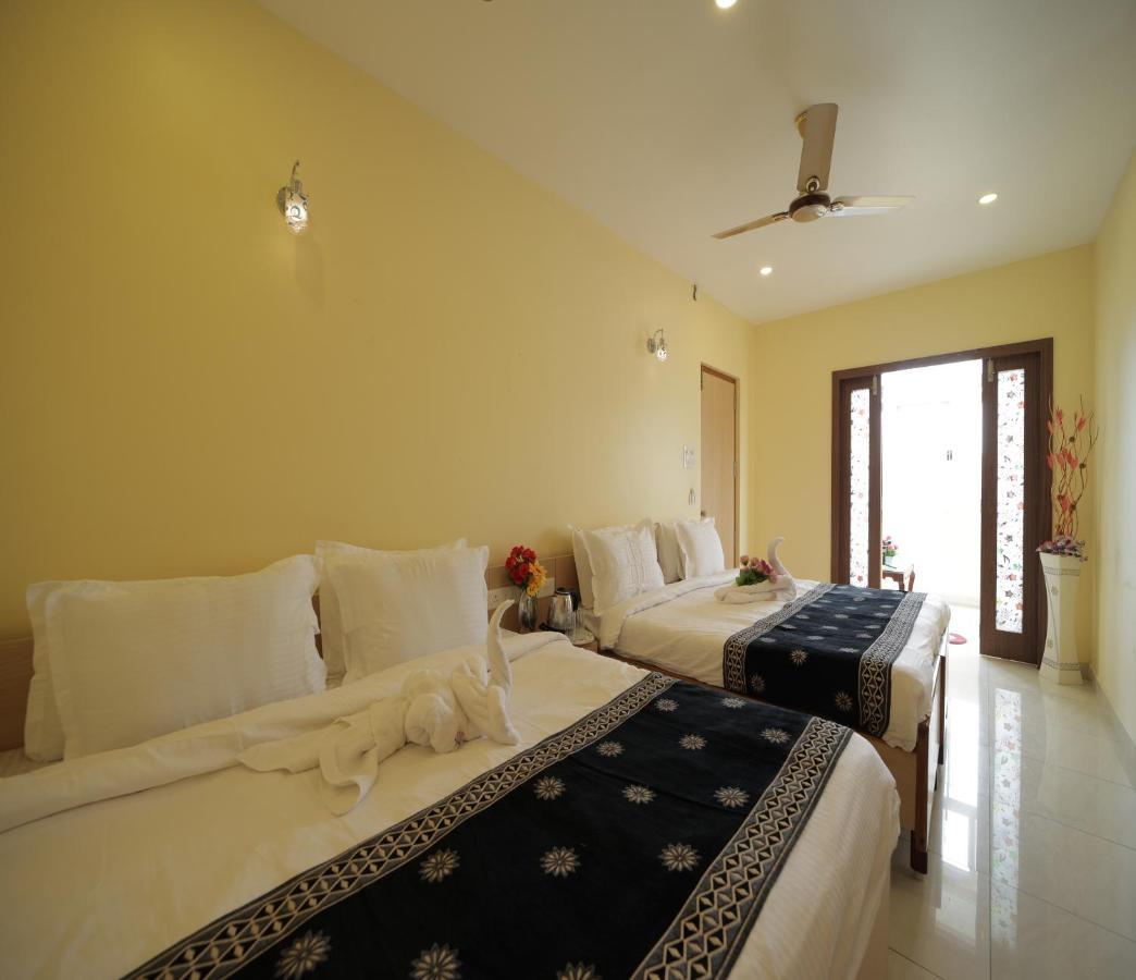 Nadanam Inn Puducherry Buitenkant foto