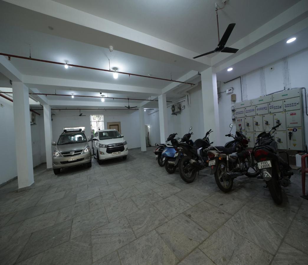 Nadanam Inn Puducherry Buitenkant foto
