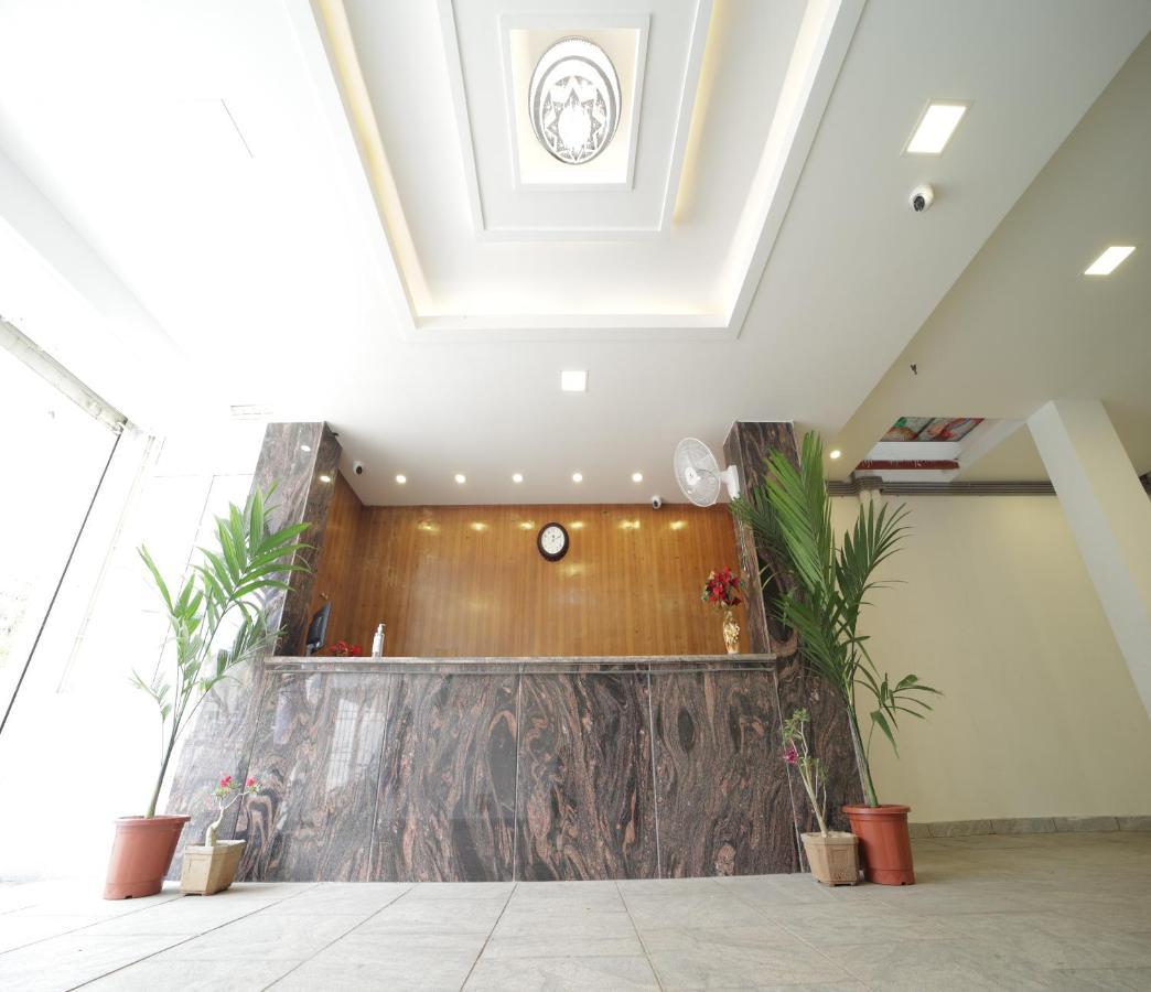 Nadanam Inn Puducherry Buitenkant foto