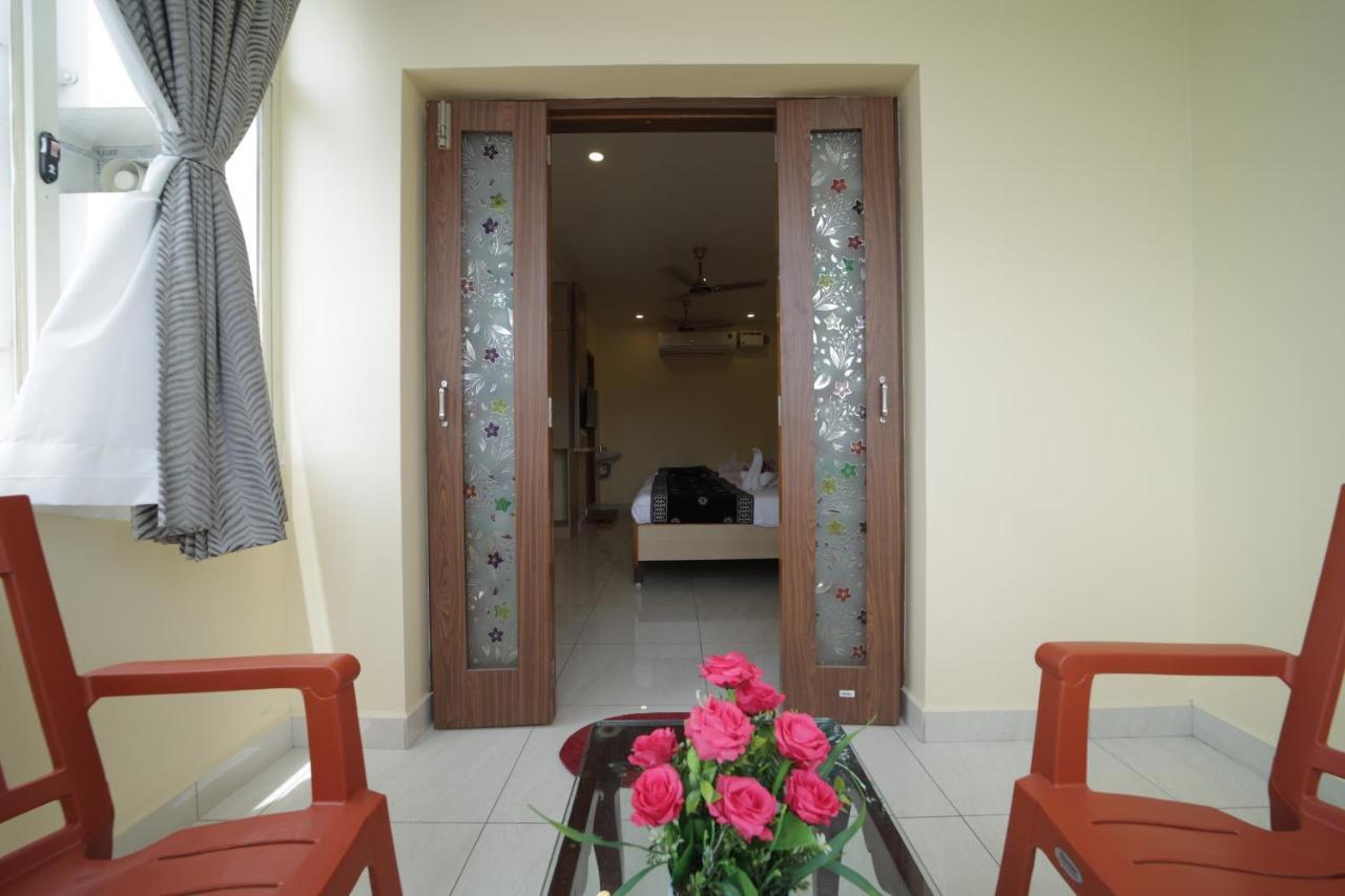 Nadanam Inn Puducherry Buitenkant foto